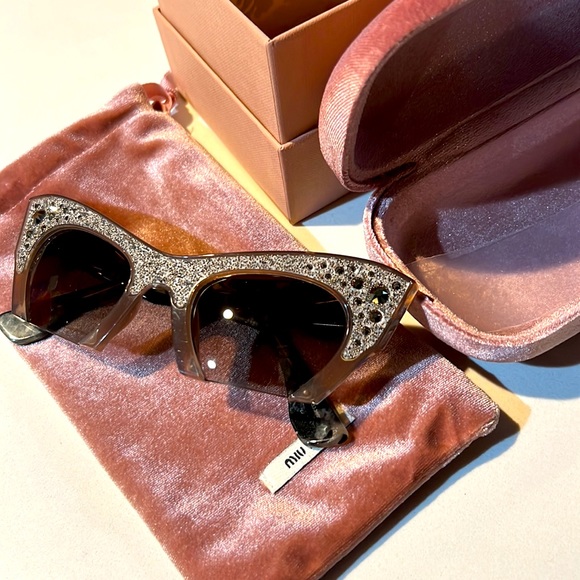 MIU MIU sunglasses never worn - Picture 4 of 4